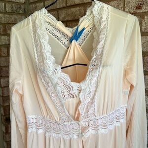 Vintage SILKY Light Pink Olga Gown Robe Set Sz 36 Peignoir Buttery Soft Nylon